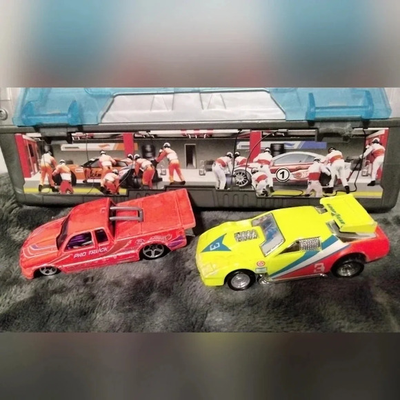 Hotwheels race truck&car bundel - Picture 3 of 9